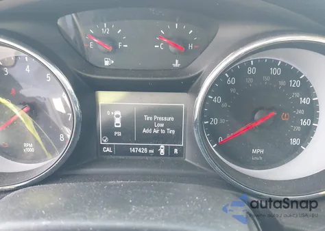 2018 Buick Regal Sportback Preferred z USA, uszkodzony, nr VIN W04GL6SX7J1108852